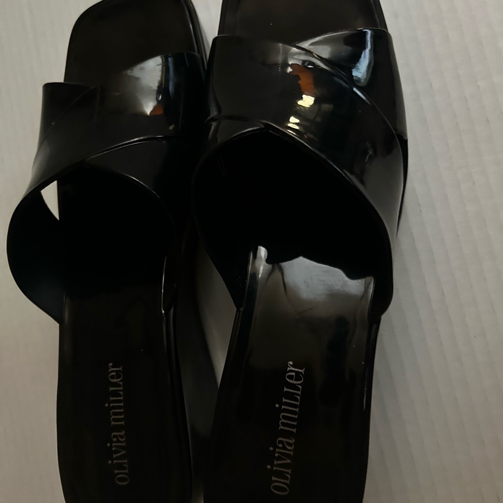 Olivia Miller Black Slide Sandals CHECK DESCRIPTION